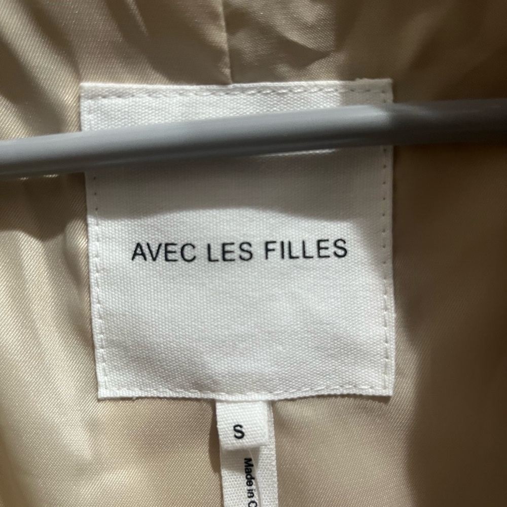 Avec Les Files Anthropologie Beige Bomber Jacket with Blue Floral Embroidery - Picture 4 of 4